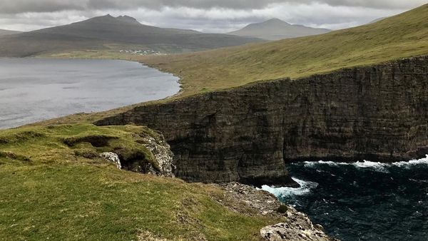Foto: Danau yang di Bawahnya Laut