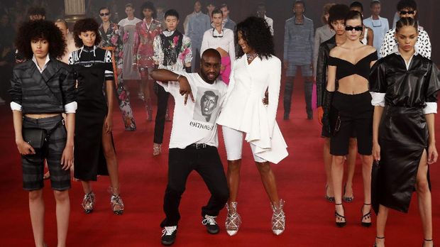 4 Tren Terbaru dari Paris Fashion Week S/S 2018