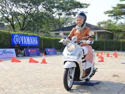 Hijabers Bawa Motor, Pakaian Bagian Bawah Penting Diperhatikan