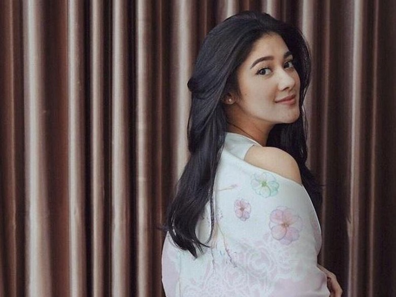 Jadi, Kapan Menikah Naysila Mirdad? Jadi, Kapan Menikah Naysila Mirdad?
