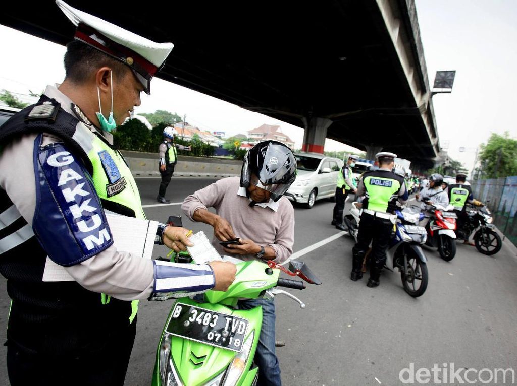 Ayo Buruan! Penghapusan Denda Pajak Kendaraan Diperpanjang Ayo Buruan! Penghapusan Denda Pajak Kendaraan Diperpanjang