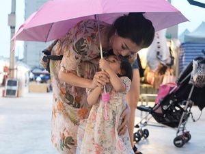 Tampil Gaya Pakai Summer Dress, Sarwendah Malah Dikira Pakai Daster