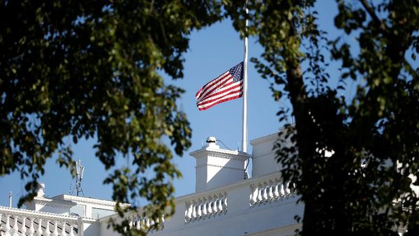 Las Vegas Berduka, Bendera Setengah Tiang Berkibar