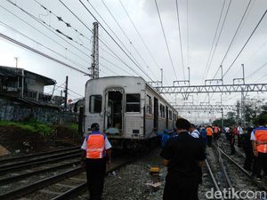 KRL yang Anjlok di Manggarai Berhasil Dievakuasi