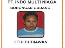 Pembawa Spanduk Palu Arit Mangkir dari Eksekusi 4 Tahun Penjara