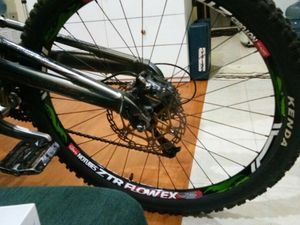 Sepeda Rp 40 Juta Dicuri di Depok, Pelaku Terekam CCTV