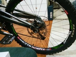 Sepeda Rp 40 Juta Dicuri di Depok, Pelaku Terekam CCTV