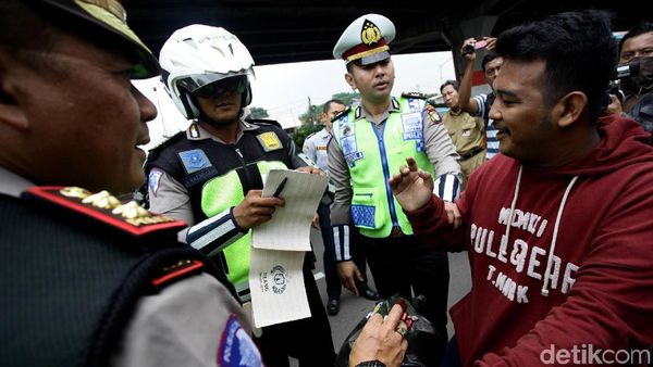 Razia Gabungan Kendaaran Telat Bayar Pajak