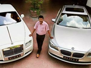 Kisah Sukses Babu, Tukang Cukur yang Punya Rolls-Royce dan BMW