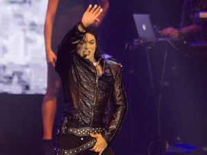 Tur Panggung Broadway Michael Jackson di Chicago Batal Digelar 2020 Tur Panggung Broadway Michael Jackson di Chicago Batal Digelar 2020