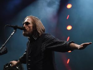 Bukan Gagal Jantung, Kematian Tom Petty Ternyata karena Overdosis Bukan Gagal Jantung, Kematian Tom Petty Ternyata karena Overdosis