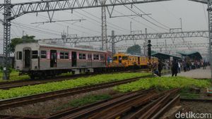 Ini Kereta Penolong yang Selamatkan KRL Anjlok di Manggarai