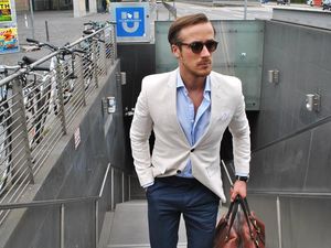 Dibilang Mirip Ryan Gosling, Pria Tampan Ini Malah Merasa Lelah