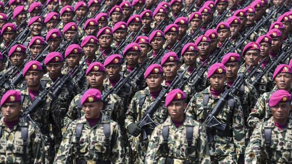 Kerennya Aksi Prajurit dan Alutsista di Geladi Bersih HUT TNI ke-72