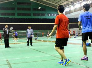 Tinjau Pelatnas Bulutangkis, JK Tantang Owi/Butet