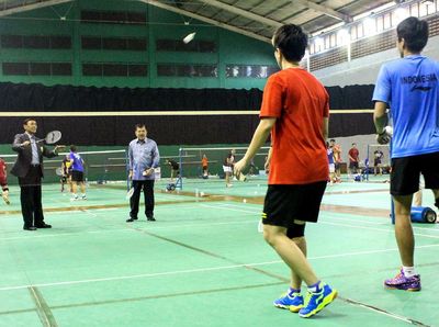 Tinjau Pelatnas Bulutangkis, JK Tantang Owi/Butet