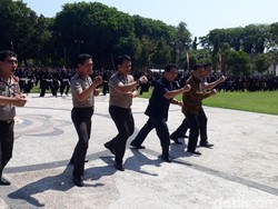 Kapolda Jatim Sesalkan Insiden Bentrokan Pesilat dengan Suporter