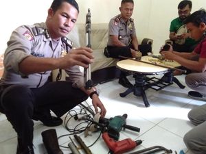 Polisi Temukan Sabu di Pabrik Senjata Ilegal Lhokseumawe Polisi Temukan Sabu di Pabrik Senjata Ilegal Lhokseumawe