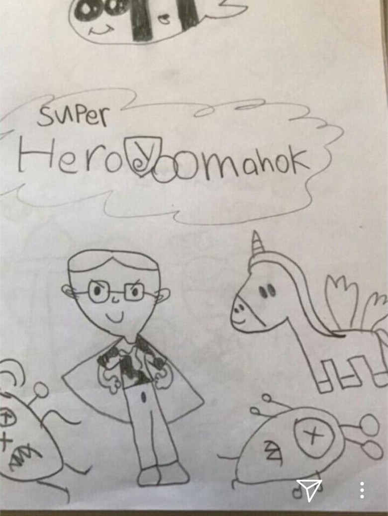 Saat Ahok Diberi Komik Superhero Oom Ahok dari Bocah SD