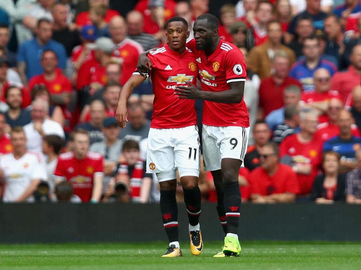 Romelu Lukaku bersama Anthony martial di salah satu laga Manchester United. (Foto: Dan Istitene/Getty Images)
