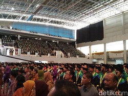 Corona Merebak, Udinus Semarang Tunda Wisuda Ratusan Mahasiswanya