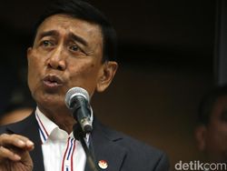 Teka-teki Kepastian Wiranto Gabung Partai Matahari Putih