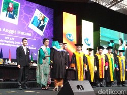 Sri Mulyani Wisuda Ribuan Mahasiswa STAN