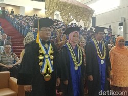 382 Wisudawan STKS Langsung Mendapat Sertifikasi Sakti Peksos
