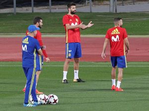 Menyiuli Pique, Menyulitkan Spanyol Menyiuli Pique, Menyulitkan Spanyol