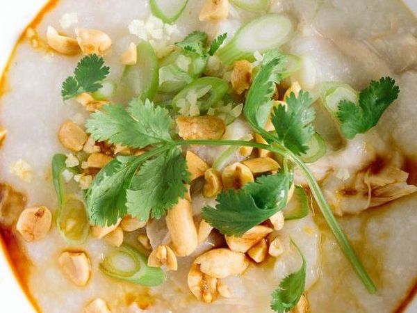 Yuk, Sarapan Bubur Oriental yang Hangat Mengenyangkan Ini!