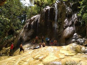 Sedang di Trenggalek? Weekend ke Pantai Pelang Yuk!
