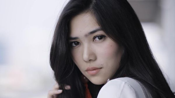 Mendengar Curhatan Isyana Sarasvati