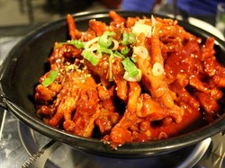 8 Makanan Super Pedas dari Korea yang Bikin Keringat Bercucuran, Berani Coba?