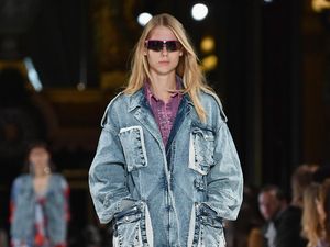 Foto: 20 Koleksi Terbaru Stella McCartney di Paris Fashion Week