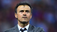 Luis Enrique. Nama Enrique belakangan santer dikaitkan dengan Arsenal. Masih belum balik ke kursi pelatih, mantan peracik taktik AS Roma, Celta Vigo, dan Barcelona ini dinilai berpotensi memberi sentuhan baru buat The Gunners. (Foto: David Ramos/Getty Images)