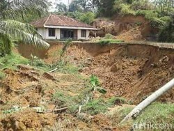 Cianjur Longsor, 380 Rumah Rusak dan 1.300 Warga Mengungsi