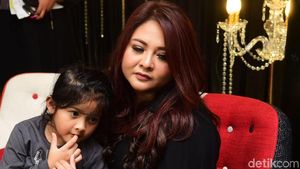 Wah, Audy Item Ternyata Pintar Masak Ayam Woku dan Telur Balado!