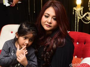 Wah, Audy Item Ternyata Pintar Masak Ayam Woku dan Telur Balado!