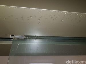 Atap Bocor, Kemenhub Perbaiki Sistem Talang Air Terminal 3 Soetta Atap Bocor, Kemenhub Perbaiki Sistem Talang Air Terminal 3 Soetta