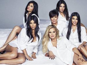 Insiden Perampokan Semakin Perkuat Keluarga Kardashian Insiden Perampokan Semakin Perkuat Keluarga Kardashian