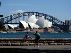 Apes! WN Australia yang Terdampar di Luar Negeri Jadi Incaran Penipu