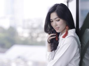 Isyana Sarasvati Ramaikan Bolder In 2 Years Celeb of The Month