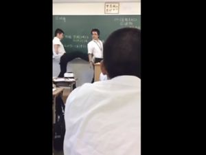 Ditegur Gara-gara Nonton Film, Murid di Jepang Malah Tendang Guru