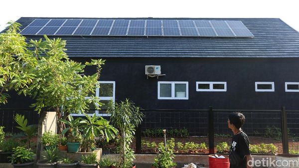 Wow...Panel Surya Milik RPTRA Ini Mampu Jual Listrik ke PLN