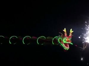 Seekor Naga Bersinar di Langit Taiwan