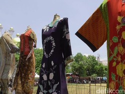 Penampakan 7 Baju Batik Raksasa di Pekalongan yang Bisa Bikin Kaget