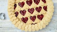 9 Kreasi Pie dengan Hiasan Cantik Bentuk Daun, Bunga hingga Hati