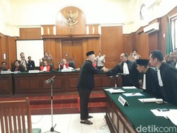 Eks Mendagri Syarwan Hamid Jadi Saksi Meringankan Alfian Tanjung