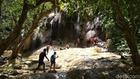 Potret Uniknya Trenggalek, Air Terjunnya Mengalir Langsung ke Pantai