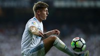 Toni Kroos, (gelandang). Pemain Real Madrid ini dikenal punya kemampuan oke dalam mengoper dan mendikte ritme permainan. Estimasi harga Kroos adalah 80 juta euro (Rp 1,36 triliun). (Foto: Gonzalo Arroyo Moreno/Getty Images)